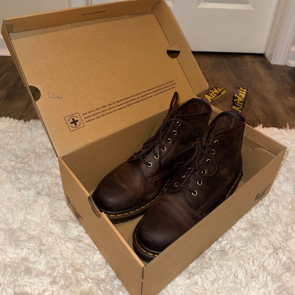 Dr. Martens 1460 Crazy Horse leather boots - Picture 8 of 8